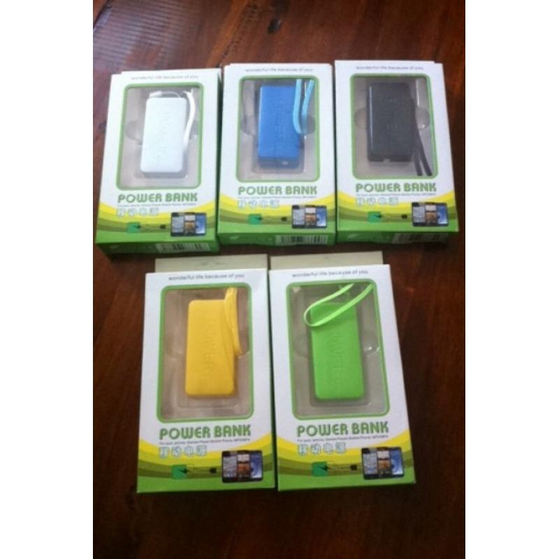 auto telefoons opladers+hoesjes+bevestigings materiaal+micro   auto.opladers.....enz 