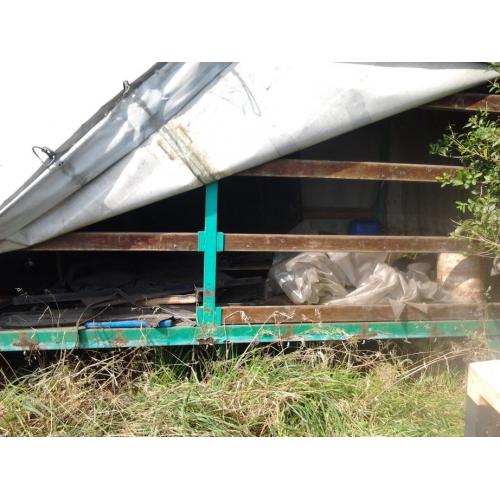 schamelwagen met afzetcontainer (verkoopwagen)   henra 35b schamelwagen 6050 x 2050 bouwjaar 11-2006 met een op maat gemaakte afzetcontainer gebruik