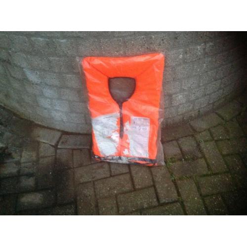waterskipak   orgineel waterskypak merk aegle met drijfvermogen maat L.MIDIUM voor heren. 