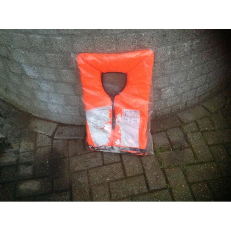 waterskipak   orgineel waterskypak merk aegle met drijfvermogen maat L.MIDIUM voor heren. 