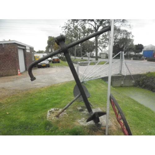 Diverse nieuwe lampen 12 volt.   3 x nieuwe lampen 12 volt messing 2 dezelfde [ halogeen] en 1x gloeilamp model 30.00 euro per stuk
