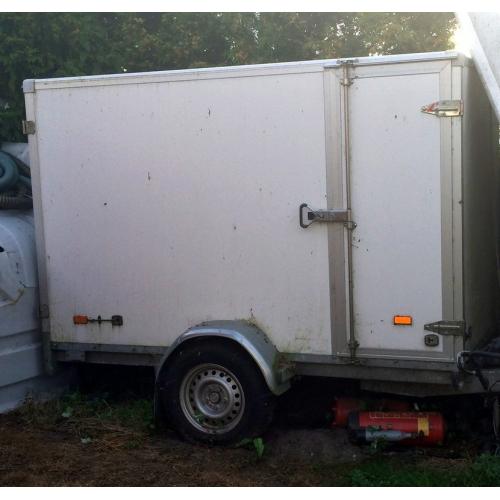 auto ambulance bj. 2011   Te koop, een keurige autoambulance. merk Indespention met kenteken. Laadvermogen 2028 kg, eigen gew