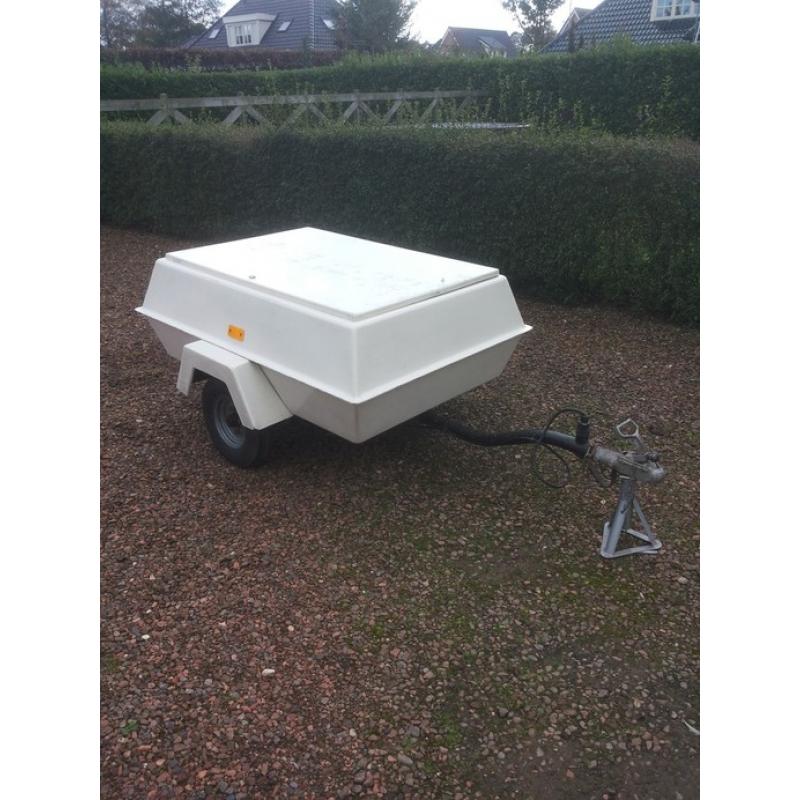 Aanhangwagen  Mooie nette aanhangwagen. Maat 257-134 in zeer goede Nieuwstraat 