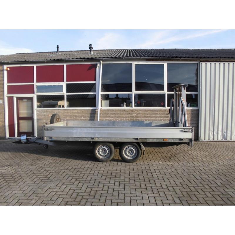 Motor/ scootmobiel aanhanger   Te koop mooie motor/ scootmobiel aanhanger met goede banden en reserve wiel. 