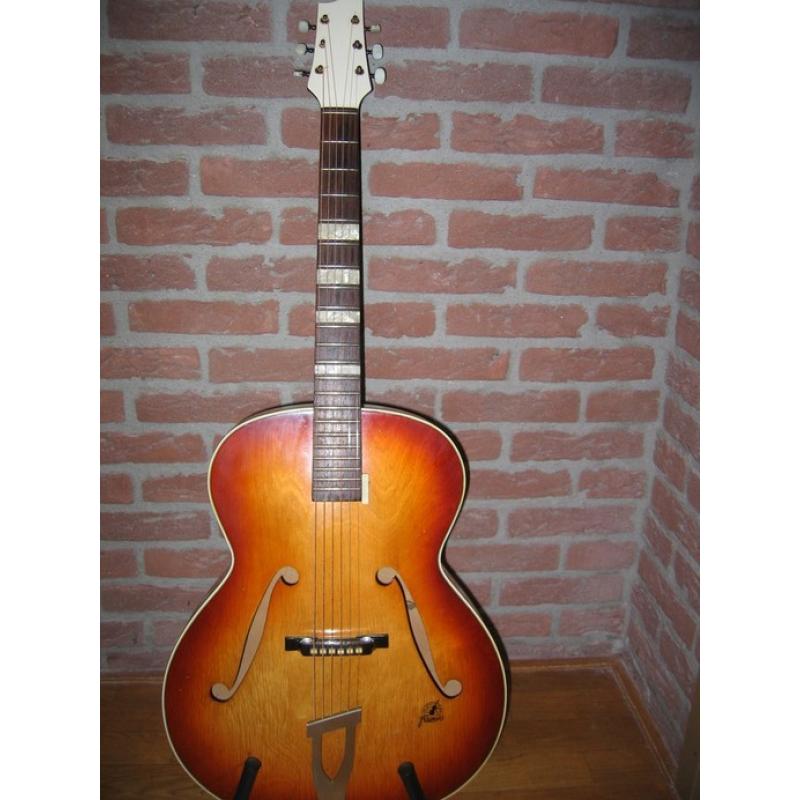 Fender La Brea California Series Acoustic Electric Guitar   Deze prachtige Vintage gitaar van Fender verkeerd in perfecte staat. Heeft een geweldige sound en
