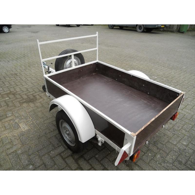 { LET OP NU } GEREMDE GEGALVANISEERDE MOTORAANHANGER TRAILER   EEN MOOIE GEGALVANISEERDE MOTORAANHANGER MOTORTRAILER, MET OPLOOPREM, DE OPBOUW IS GEHEEL NIEUW