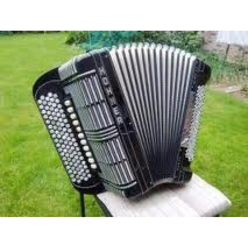 charon freres 80 bas accordion   80 bas charon freres met muzette en koffer 