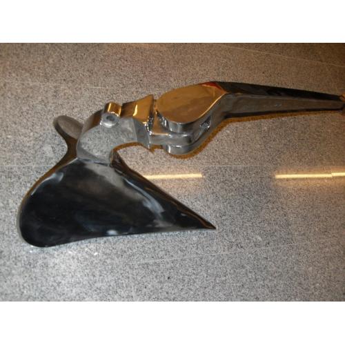 BOEGROL RVS 316 ,gepolijst   Boeg rol /Hek rol rvs 316 gepolijst ,voor anker met ketting ,verstelbaar,lengte 47 cm, bevestigings