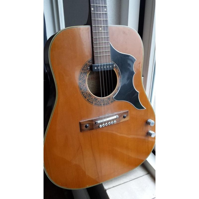 Django Reinhardt L.P Plus 2 Gitaren .   Orginele wedstrijdplaat Djengo Reinhardt. MFP Frankrijk Nooit gedraaid byzondere uitgave jaren 50