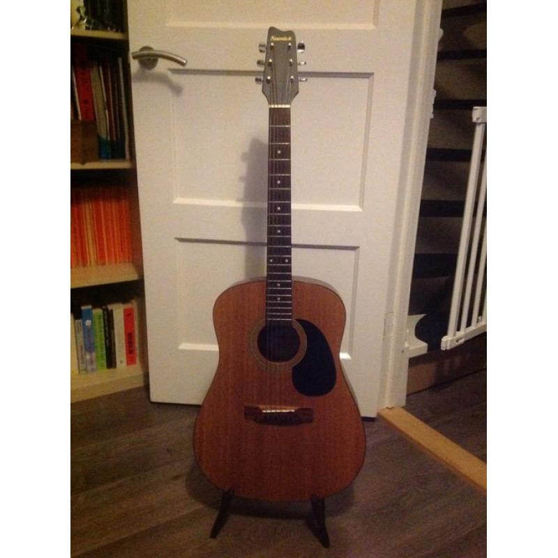 Mooie 12 snarig gitaar Boulder Creek Solitair  mooie 12 snarige gitaar Boulder Creek semi akoestisch. Prima staat. Mooi geluid. Nieuwwaarde ?1000. 