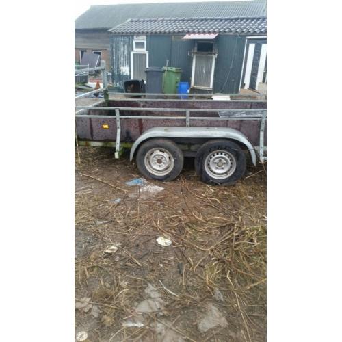TK Aanhangwagen enkelasser met oplooprem   Aangeboden, Aanhangwagen met traanplaat bodem, Bakmaat : 95 cm breed, 185 cm lang, 40 cm hoog  