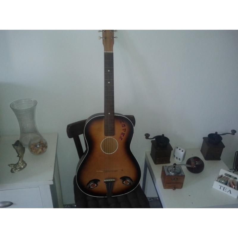Fender sonoran red!!   Mooie semiacoustic guitar fender. weing gebruikt. 