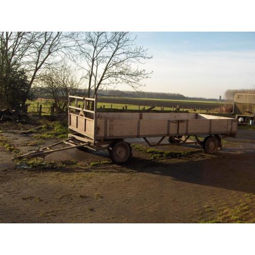 Aanhanger velgen   Aanhanger banden op velg. Zeer scherpe prijs aangezien het minimale profiel van de banden. Bandenm