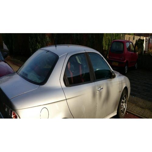 Alfa Romeo 156 2.0 voor loop of sloop   Met pijn in mijn hart moet ik afscheid nemen van mijn mooie Bella. Motor loopt vast. Echt veel o
