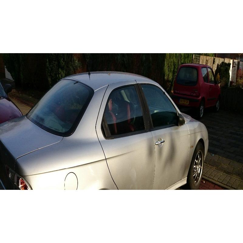 Alfa Romeo 156 2.0 voor loop of sloop   Met pijn in mijn hart moet ik afscheid nemen van mijn mooie Bella. Motor loopt vast. Echt veel o