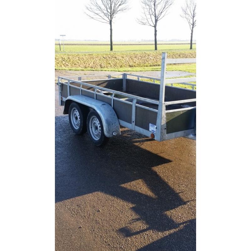 te koop henra veewagen zonder kenteken   te koop henra veewagen met klein beetje werk rp 500 meer info bellen foto's van de aanhang