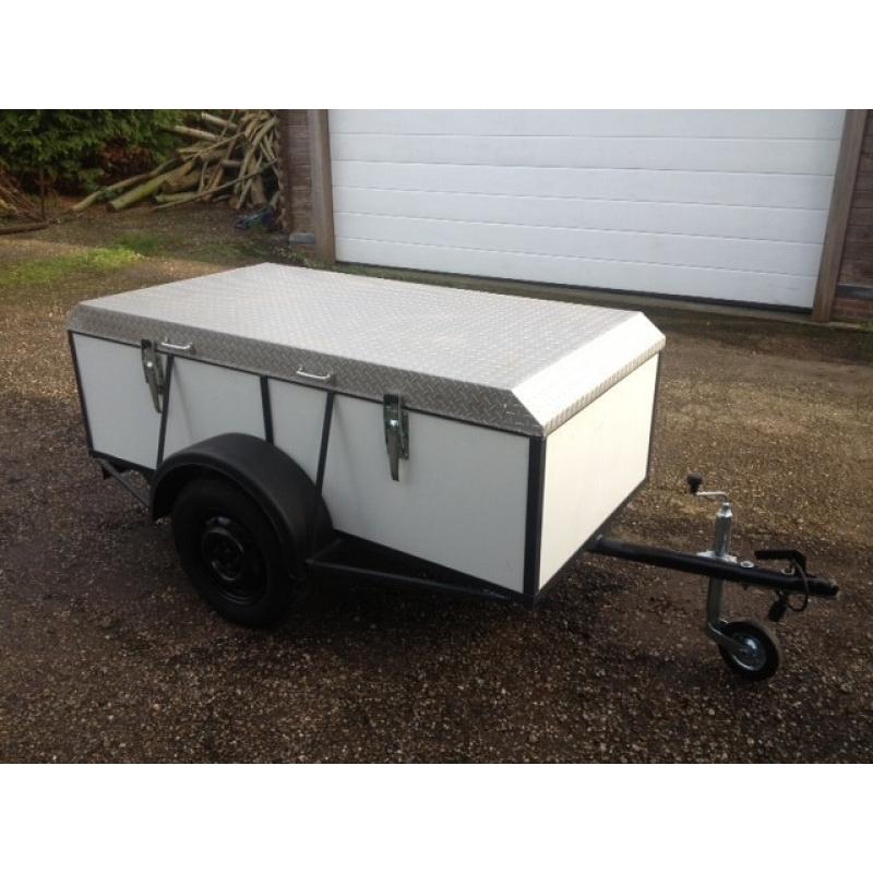 Te koop Elektrische kipper kieper afmetingen 360*180  Te koop Elektrische kipper Afmetingen 360*180*36 Een complete multi kieper inclusief rijplat