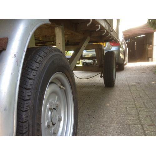 Aanhangwagen t.b.v. ultralight vliegtuig   Speciaal ontworpen aanhangwagen t.b.v. vervoer van een Ultralight Trike of DPM. Met oprijplaten, ha