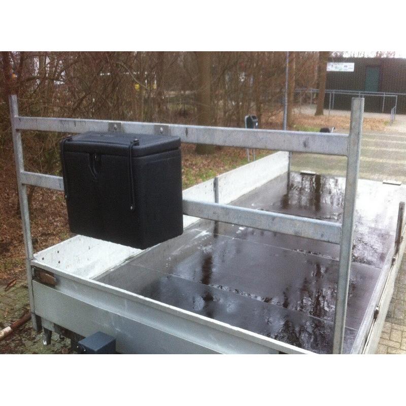 nette aanhanger   Nette aanhanger goed banden vredestein 6 mm 