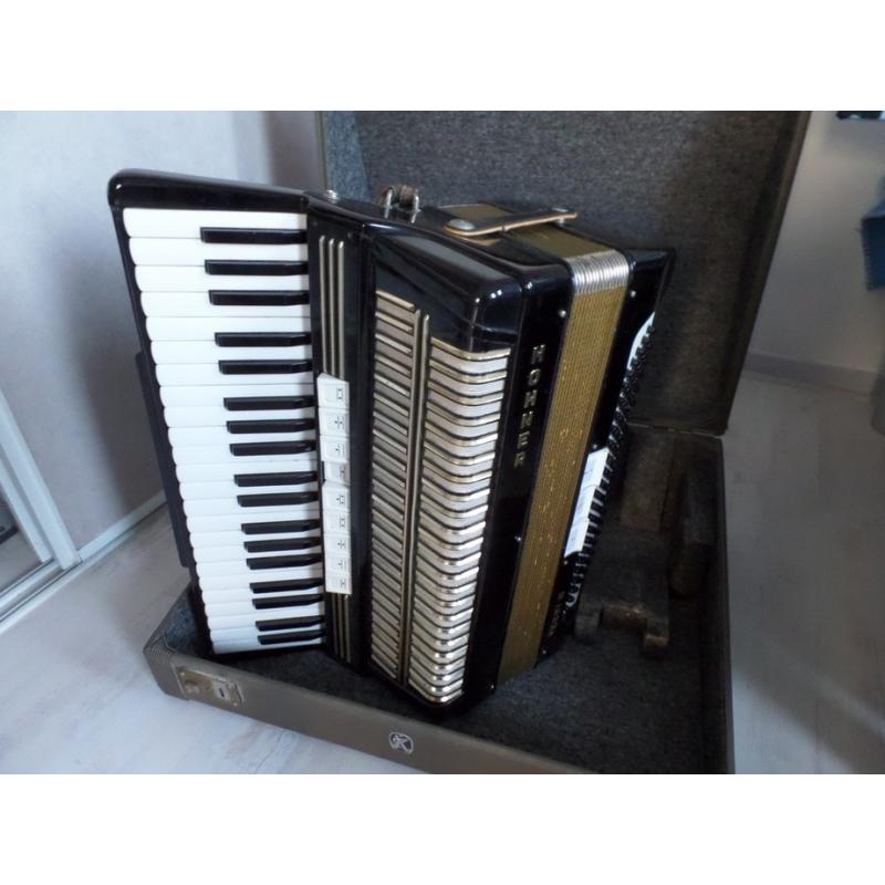 Ruilen ????   PRACHTIGE ZEER OUDE PAOLO SOPRANI CASTELFIDARDO ACCORDEON KAST MET UNIEKE BIJPASSENDE RODE KOFFER