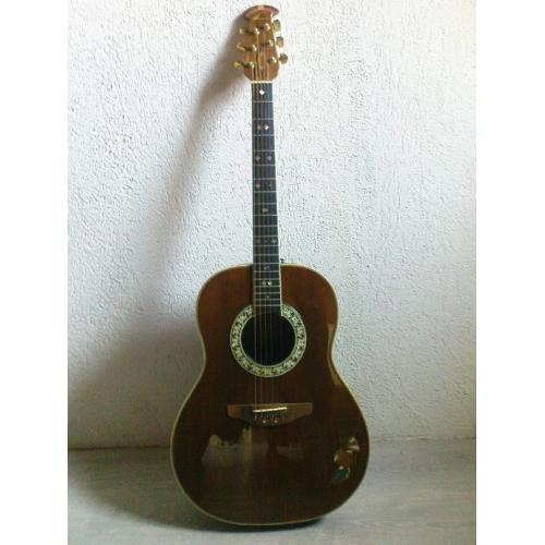 VANTAGE semi-akoestische gitaar (koreaans)
 
  Deze gitaar is in goede staat, dankzij de mooie houtsoorten geeft deze Nylonsnarige gitaar een prac