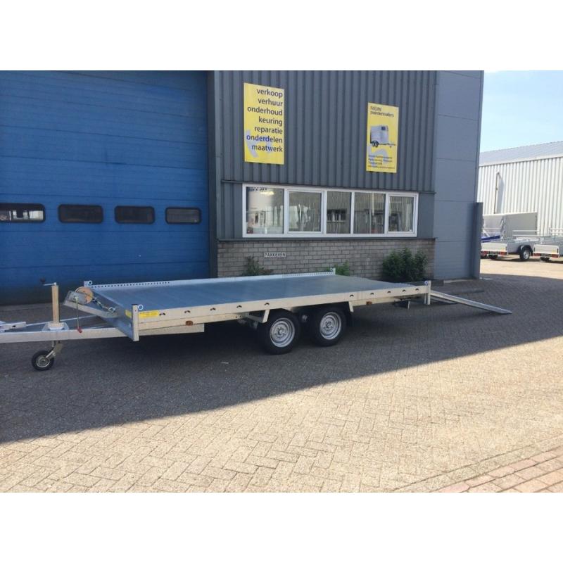 Mooie gebruikte aanhangwagen   Mooie aanhangwagen te koop met gesloten bak. Nieuwe banden (2013) Lengte 1,60 m. Breed 0,92 cm, H