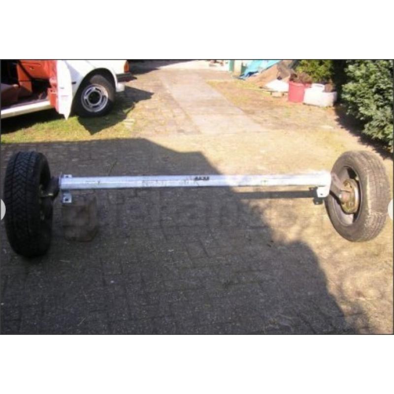 Humbaur garant kipper 2400 kg   zeer nette Humbaur garant kipper 2400 kg , bouwjaar augustus 2007 binnenmaten bak 150 cm x 270 cm