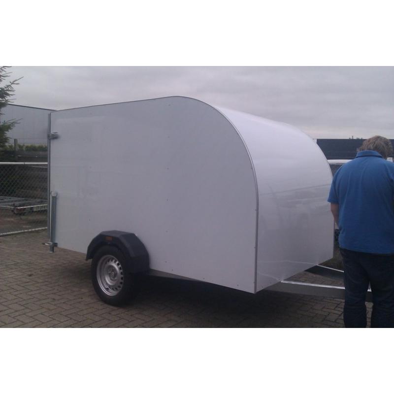 Aanhanger openbak   Te koop goede aanhanger met goede banden, werkende verlichting en aanhanger net. Recent een nieuw n