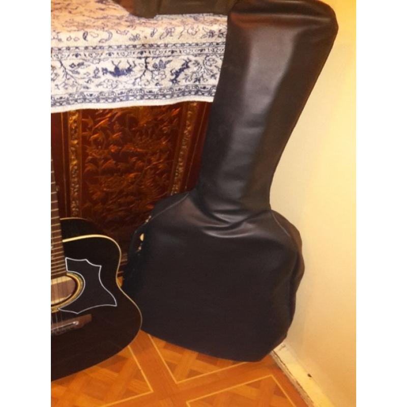mooie gitaar  Wegens niet gebruiken gaat de gitaar de verkoop in.