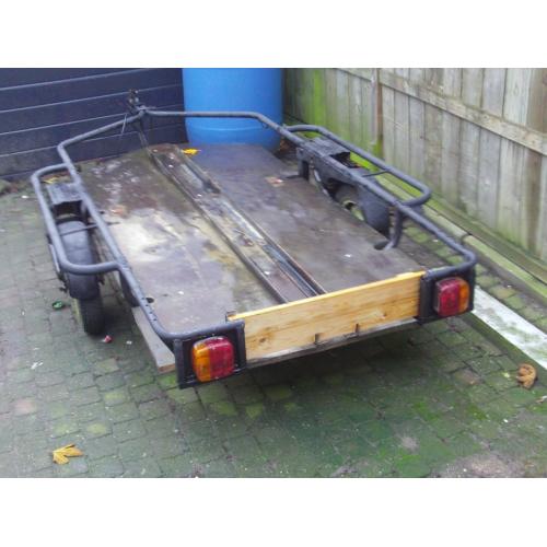 auto transsporter/ambulance   Te koop Auto ambulance 4m lang 2 m breed 