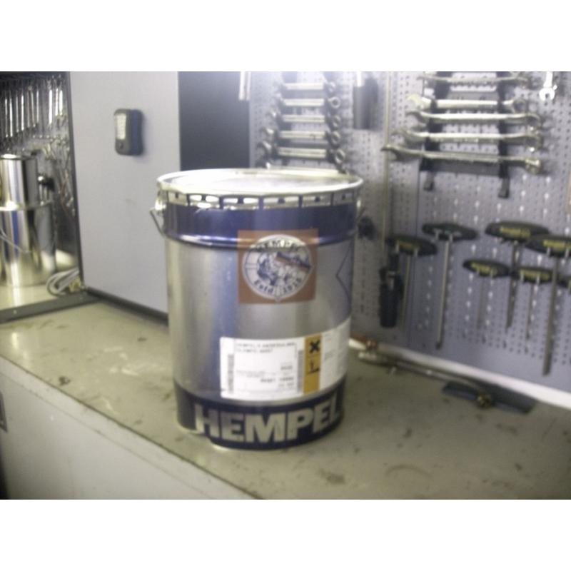HEMPADUR QUATTRO PRIMER TWEEKOMPONENTEN   AANGEBODEN HEMPADUR QUATTRO PRIMER VOOR ONDER/BOVEN WATER HET IS TWEE KOMPONENTEN VERF VERKRIJGBA