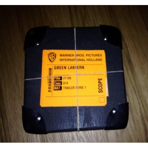 Uw Super8/Single8/Normaal8,Dubbel 8 film Videobanden, Camera   Onze specialiteit is het digitaliseren en/of overzetten van 8 en 16 mm.mm films( met of zonder opge