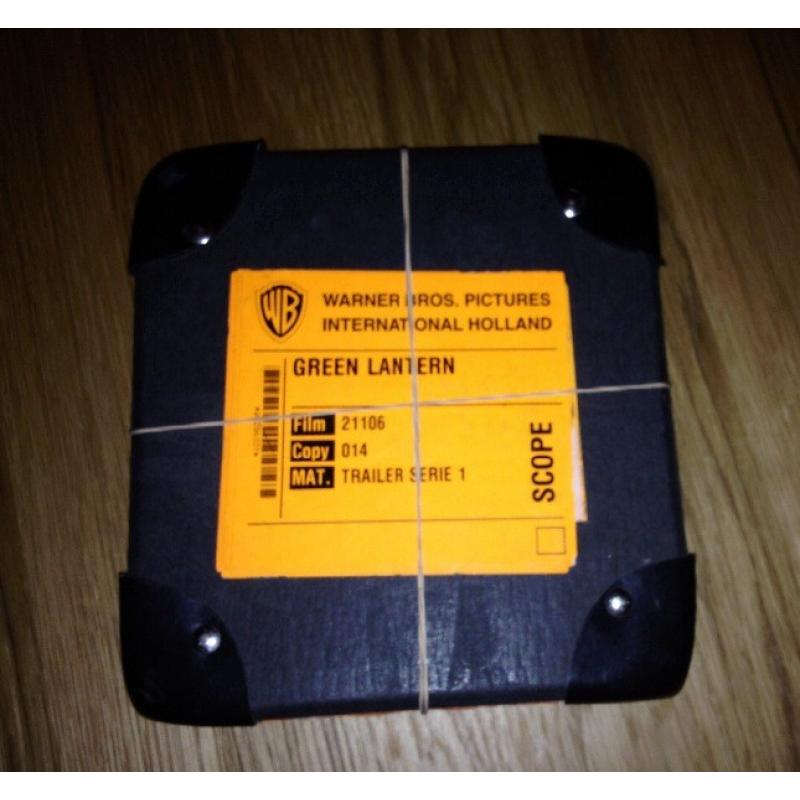 Uw Super8/Single8/Normaal8,Dubbel 8 film Videobanden, Camera   Onze specialiteit is het digitaliseren en/of overzetten van 8 en 16 mm.mm films( met of zonder opge