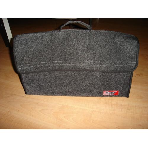 Tas voor kofferbak   Deze praktische kofferruimte tas van vilt biedt veel opbergruimte en is dankzij de klittenband goed
