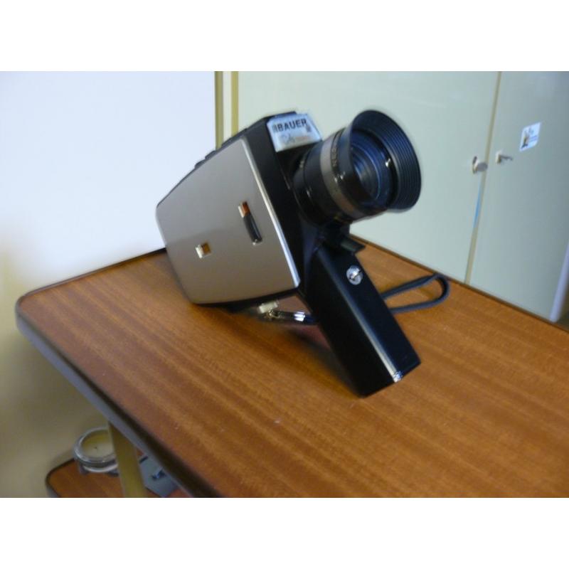 bAUER sUPER 8 FILMCAMERA   gOEDWERKENDE KEURIGE CAMARA 