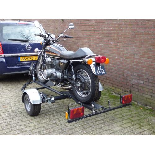 Te koop bagage aanhanger   Te koop aangeboden in nette en goede staat verkerende bagage wagen met oploop rem en torsie as 750 