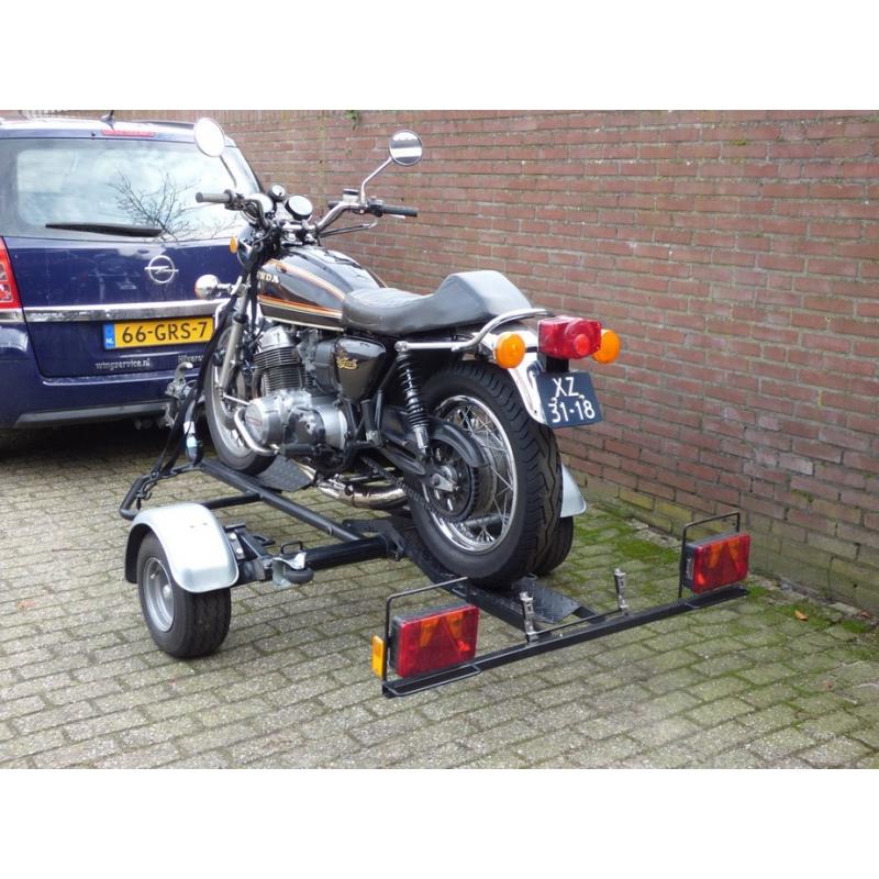 Te koop bagage aanhanger   Te koop aangeboden in nette en goede staat verkerende bagage wagen met oploop rem en torsie as 750 