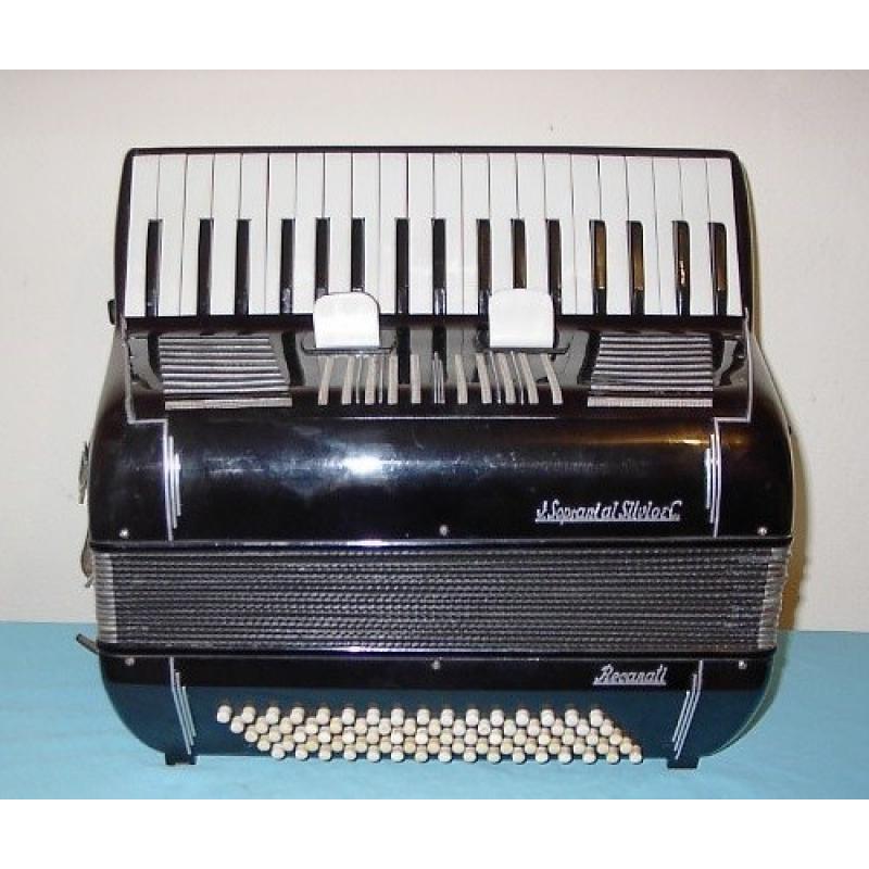 Paganini 96 bas 3 korig (nieuw)   Deze mooie en nieuwe, 9,5 kg wegende, 3-korige, 96-basser is door mij als accordeon reviseur Italia