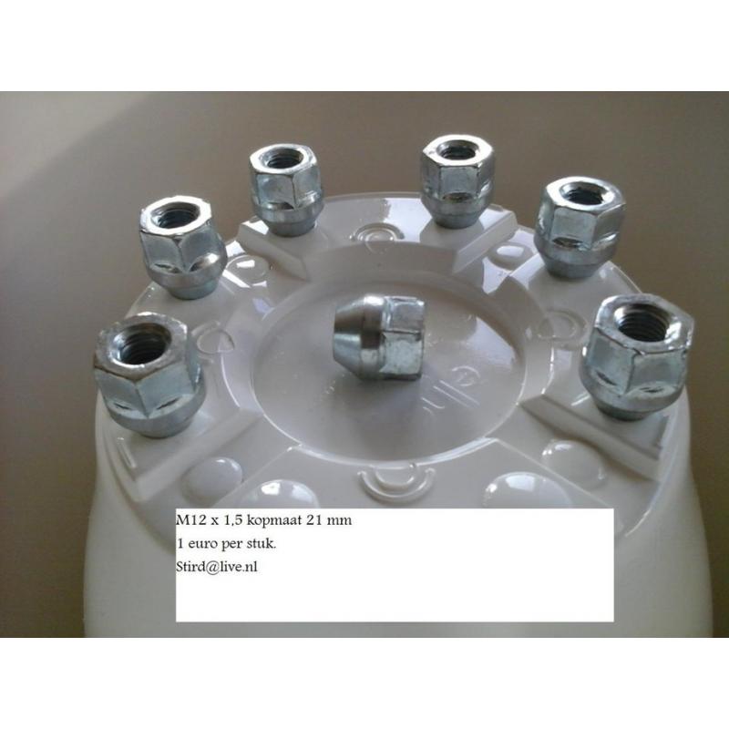 wielmoeren M12 x 1,5 19 mm kraag moer   wielmoeren M12 x 1,5 19 mm kraag moer. Wielsleutel dop maat 19 mm. 1 euro per stuk x 16 + 3