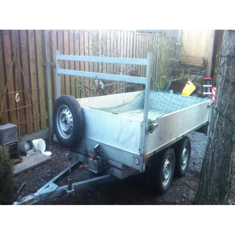 Floor aanhangwagen   te koop: Floor aanhangwagen bouwjaar: 1997laadklep &amp; zijdeuren, eigen accu's en verlichtinginteress