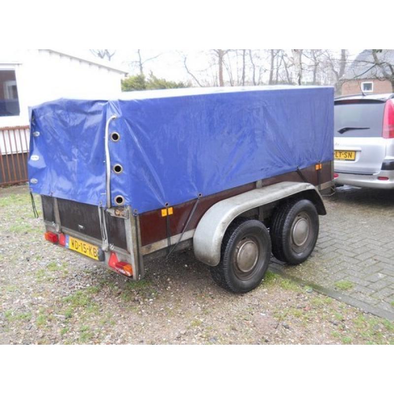 enkelasser 2,50x1,30 solide   Enkel Asser ongeremd , marge aanhanger Merk: solide Type :750kg Bouwjaar : 2010 Zwaar