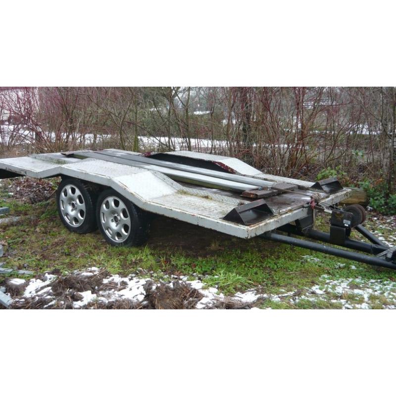 titan bagagewagen   NIEUWE BAGAGEWAGENGE GALVANISEERD LXBXH IS110X90X35 CM KUNSTSTOF SPATBORDEN .RVS NUMMER PLAATHOU