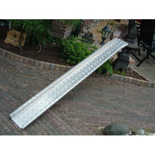 Top Koffer   compleet met dak steunen Afmeting Hoog> 32 cm Breed> 90 cm 