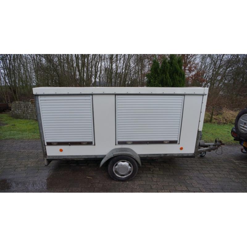 reclame aanhanger   te koop reclame aanhangers van 300 l 200 h met een as van 750 kg en een stalenlichtbak en verlichti