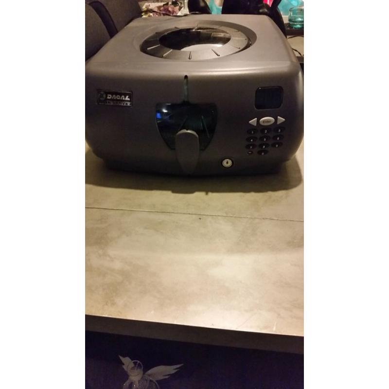Pioneer DEH-p5900mp plus acc   Pioneer DEH-p5900mp 4 x 50 watt signaalkabel phoenix gold 4mtr 2x hertz speakers dv 130 80 wat