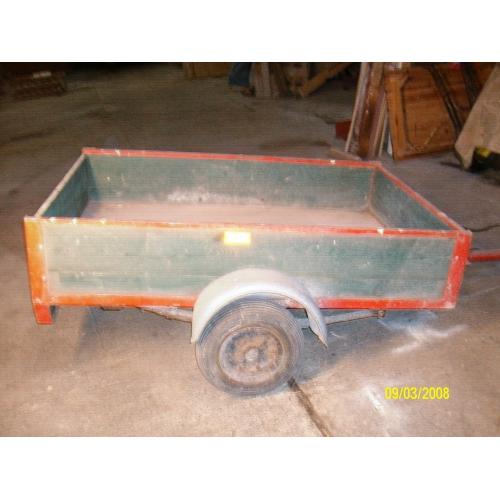 Gevraagd: Gesloten aanhangwagen voor windsurfen  Gezocht: Gesloten aanhangwagen van +/- 3 meter baklengte. Op een enkele as (liefst geremd) gÂ‚Â‚n tan