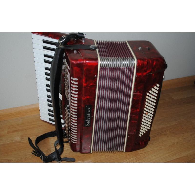 Accordeon, Hohner MORINO Artiste XN, Cassotto   Accordeon, Hohner MORINO Artiste XN, Cassotto Accordeon, Hohner MORINO Artiste XN, Cassotto, Knopac