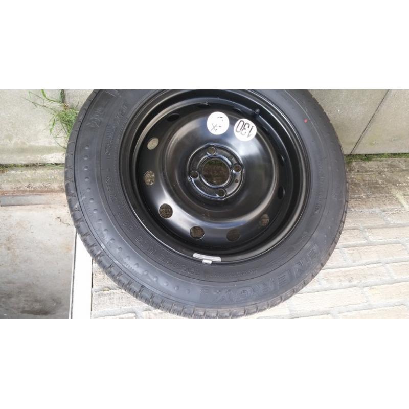 hondenrek   halfstalen hondenrek [kleur zwart] voor fordmondostation bouwjaar 1997. 