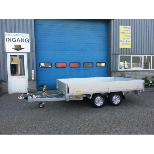 Mooie lichtbalk voor aanhanger   Lichtbalk 110cm breed en verlichting goed. Zit nog nieuw in de verpakking. Zelf ophalen.  