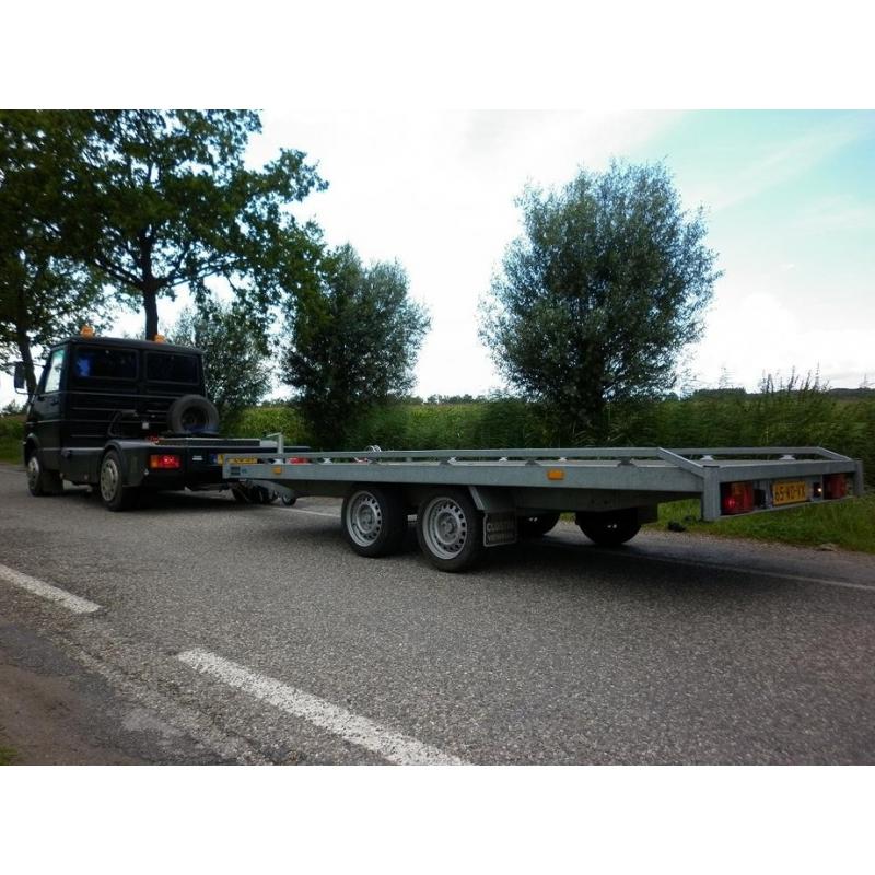 Gevraagd: gestolen aanhangwagen + John Deere LT133   Afgelopen maandag is in Merselo een aanhanger gestolen. De aanhangwagen lijkt enorm veel zoal